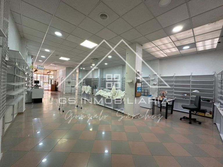 Local comercial en Alquiler en Lucena Ref: LOC0119 - Fotografía 2