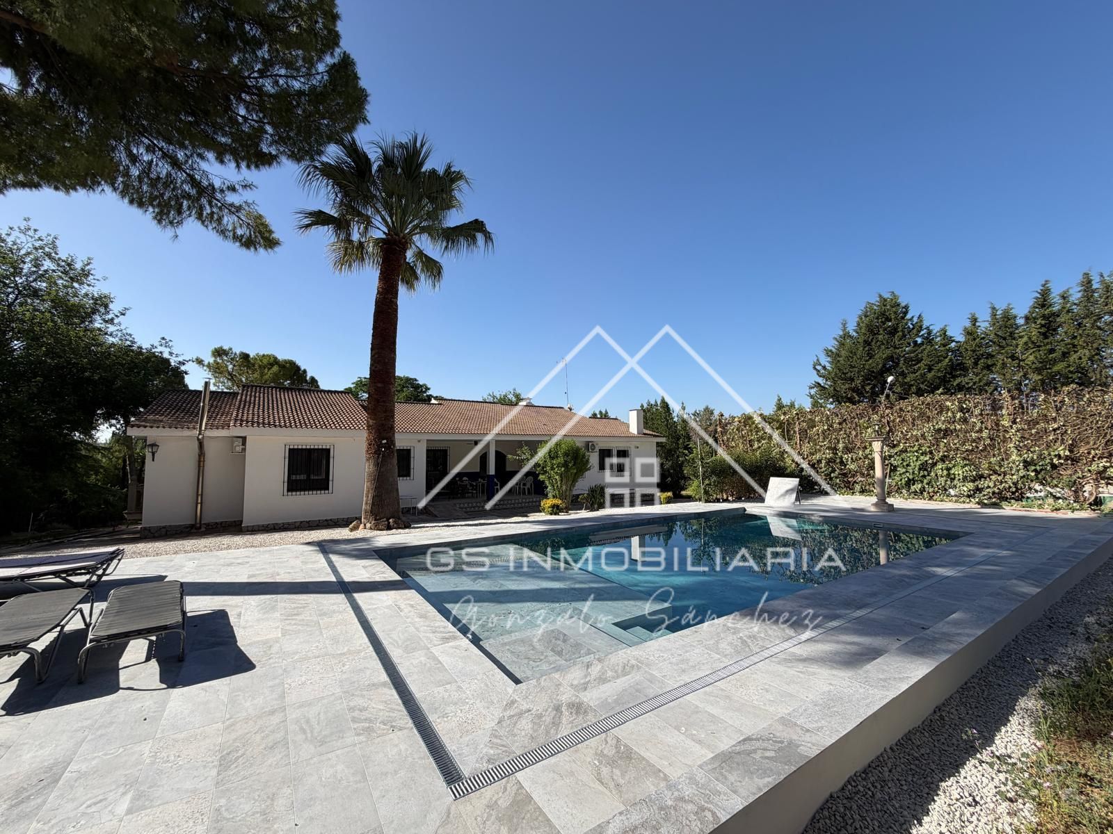 Casa / Chalet en Alquiler en Lucena Ref: CHA0057 - Fotografía 1